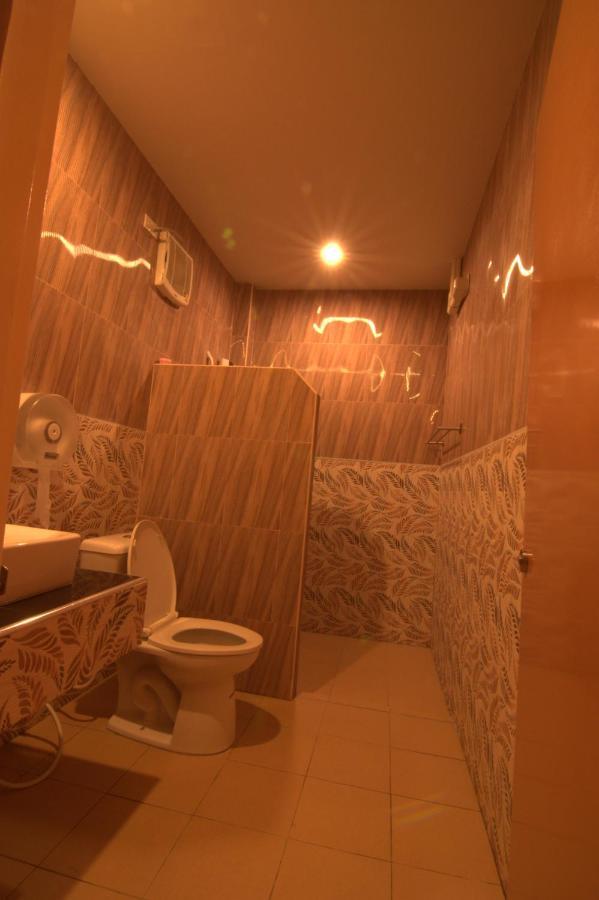 The Palm Resort Kampeang Saen Nakhon Pathom Exterior foto
